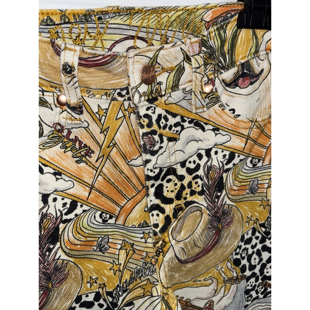 SOLD x Lainey Wilson 27x30 Life of Lainey Storyteller Print Flare Jeans - Picture 7 of 16